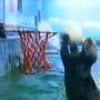 Une loutre qui tape des dunks