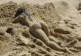 Une silhouette sexy sculptee dans le sable