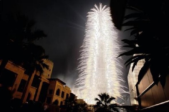 Le magnifique feu d artifice pour l inauguration de la tour Burj de Dubai