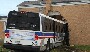 Un bus qui a fait un beau carnage dans cette maison