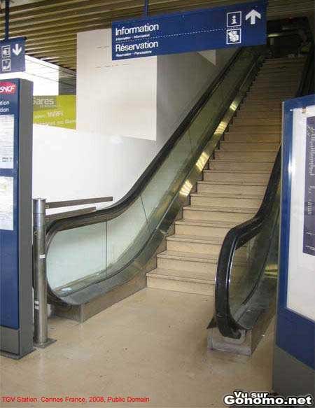 Ils sont pas assez riches a Cannes pour mettre de vrais escalators :p