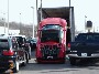 Ca va couter cher au transporteur d avoir abimer cette Ferrari ! :s