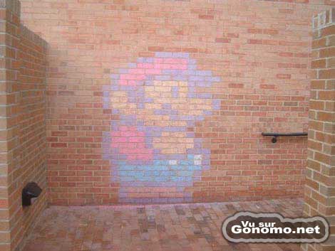 Mario, le plombier de Nintendo sur un mur de briques