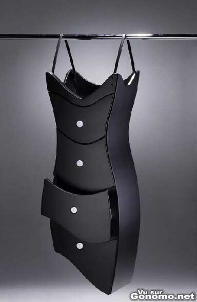 Rangements design : des tiroirs de rangement dans un placard suspendu en forme de robe de soiree