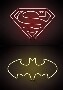 Des enseignes lumineuses Superman et Batman. Je veux les memes ! :)