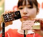Des telephones portables en forme de tablettes de chocolat