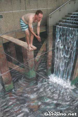 Peinture sur le pave : l illusion de la chute d eau est parfaite