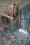 Peinture sur le pave : l illusion de la chute d eau est parfaite