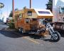 Side camping car : un fan de moto et de camping se fait le vehicule de ses reves