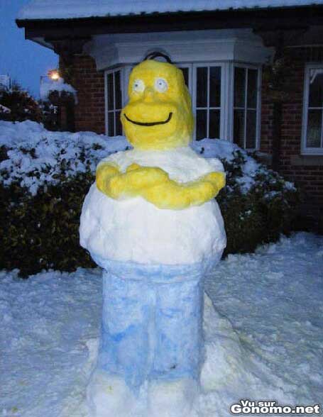 Le celebre Homer Simpson en bonhomme de neige