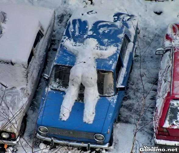Un accident avec un bonhomme de neige