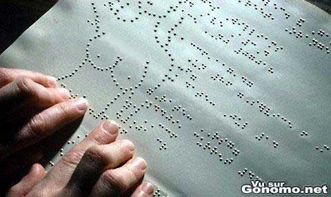 Un livre adulte en braille avec des gros seins a toucher du doigt