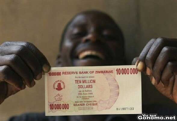 Les billets de banque du Zimbabwe affichent des sommes folles