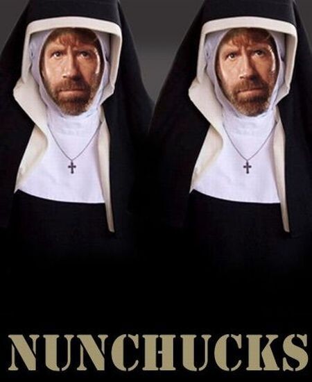 Chuck Norris habille en none egal Nunchucks ! lol