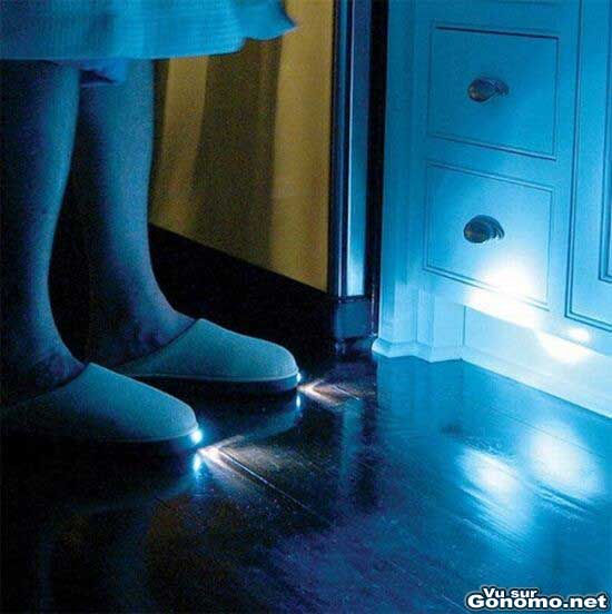 Des pantoufles lumineuses pratiques pour aller faire pipi la nuit :p