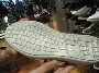 Basket de geek : une chaussure dont les rainures de la semelle forment un clavier d ordinateur