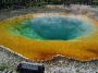 Une piscine naturelle magnifique dans le parc national de Yellowstone