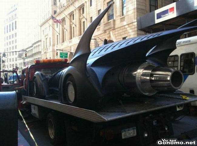 Batmobile a la fourriere : meme Batman n est pas a l abris d une mise en fourriere !