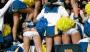 Oops une pom pom girl perd sa culotte pendant une pyramide humaine !