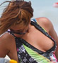Beyonce nipple slip : la chanteuse Beyonce un teton a l air en vacances sur une plage d Hawai