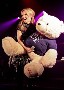 L ours en peluche le plus chanceux du monde avec la chanteuse australienne Kylie Minogue :)
