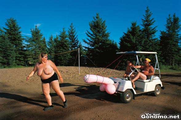 On s amuse bien dans les camps de nudistes lol