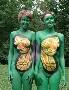 Body painting sur deux jeunes femmes