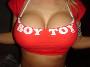 Boy toy : c est vrai qu avec cette belle paire y a moyen de s amuser