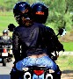 La raie des fesses de la passagere d une moto qui fait une petite escapade sans culotte