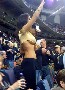 Une fan de football us sexy ne leve pas les bras assez haut, a mons avis ... :p