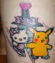 Tatouage Hello Kitty et Pokemon ! J espere pour lui que ca part au lavage ;)