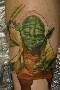 Un magnifique tatouage de Yoda qui parait plus vrai que nature