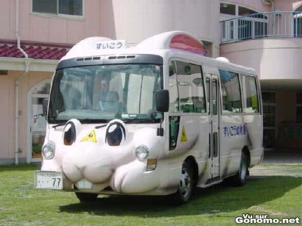 Bunny Bus : un bus asiatique en forme de lapin avec de grandes oreilles