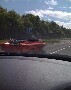 Il se fait doubler par un petit bateau a moteur sur l autoroute ??